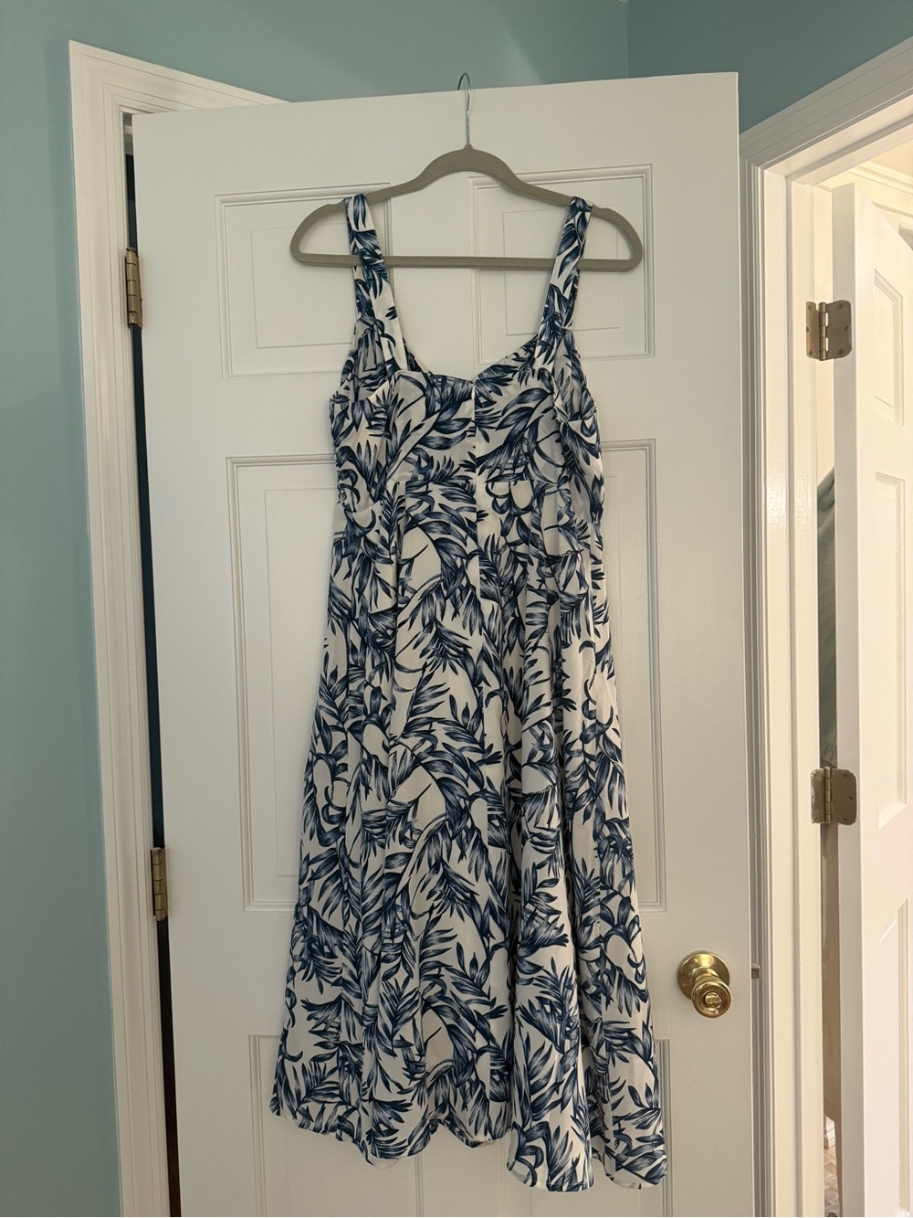 Lulus La Paz Blue And White Leaf Print Tie-front Midi Dress - Size L - Picture 6 of 9